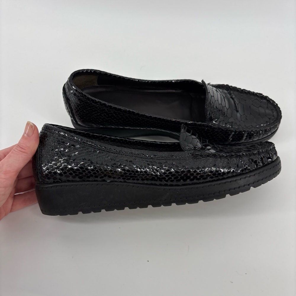 Stuart Weitzman Black Snakeskin Pattern Loafers S… - image 4